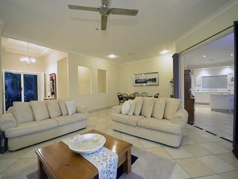 5 Allardyce Crescent, Pacific Pines QLD 4211