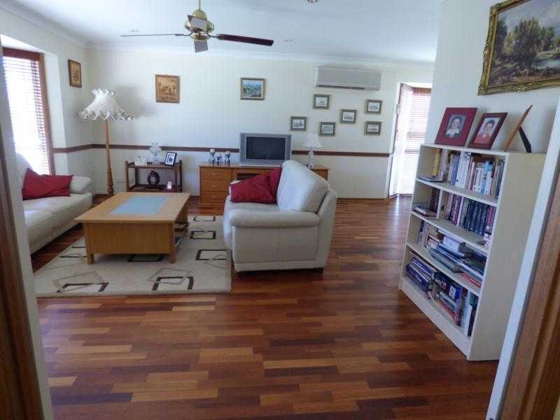 17 Pleasant Court, Cleveland QLD 4163