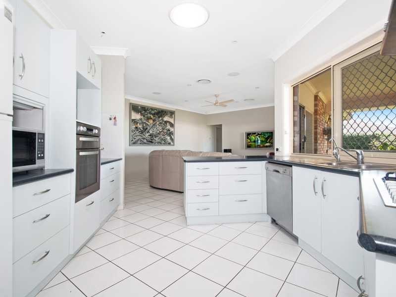 15 Highgreen Place, Thornlands QLD 4164