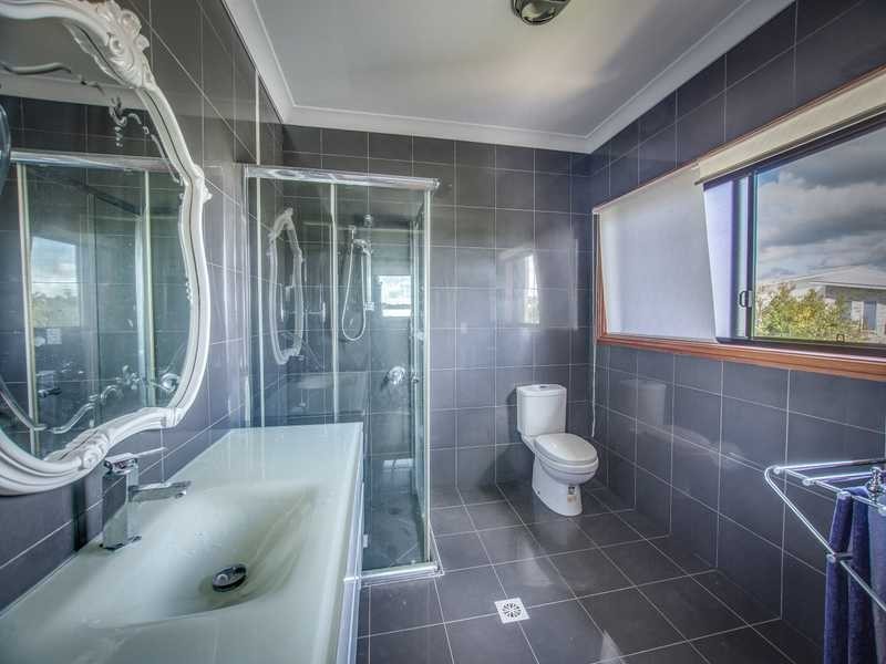 Hope Island QLD 4212