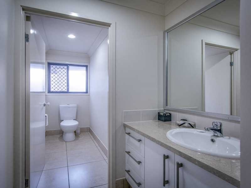 99 Roberts Drive, Maudsland QLD 4210