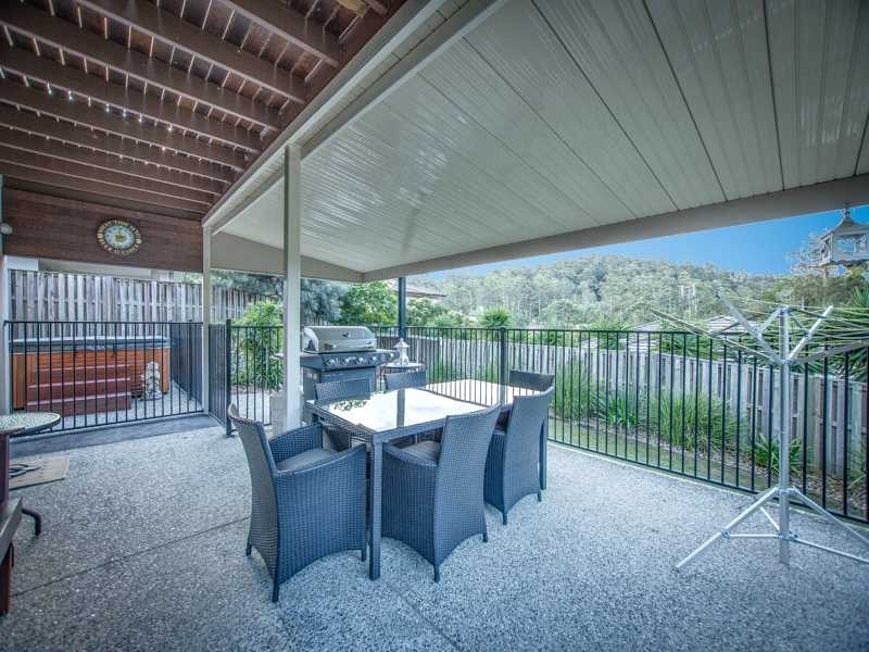 99 Roberts Drive, Maudsland QLD 4210