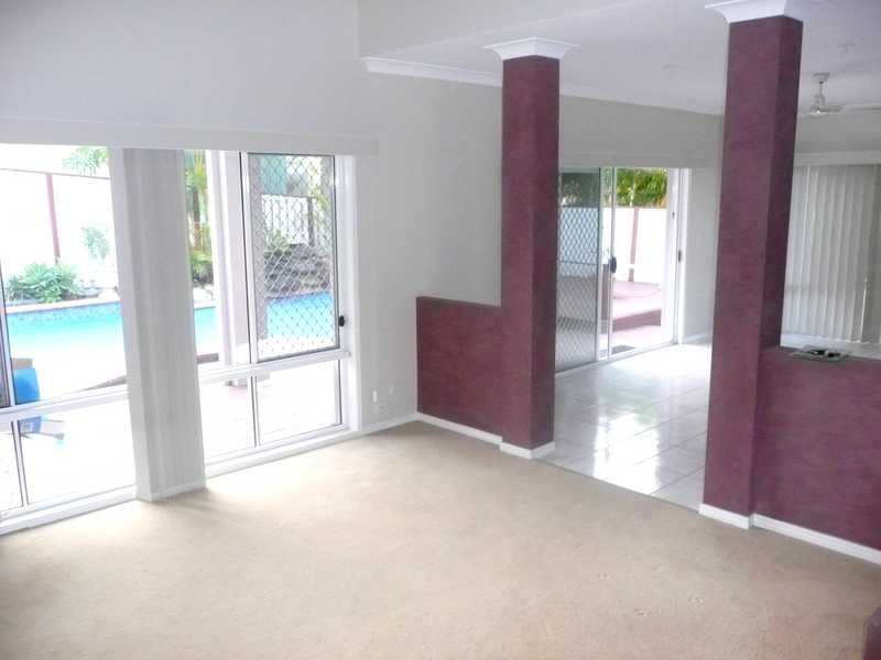 25 Gainsborough Drive, Varsity Lakes QLD 4227
