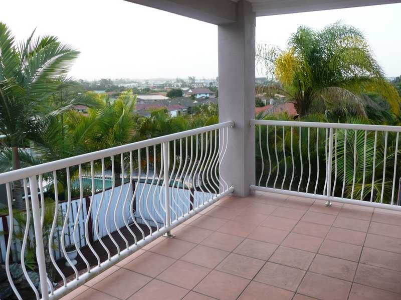 25 Gainsborough Drive, Varsity Lakes QLD 4227
