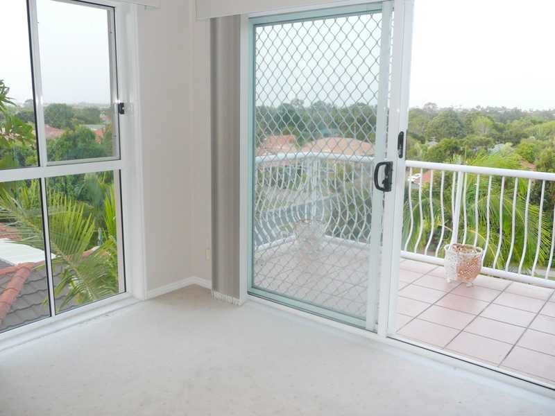 25 Gainsborough Drive, Varsity Lakes QLD 4227