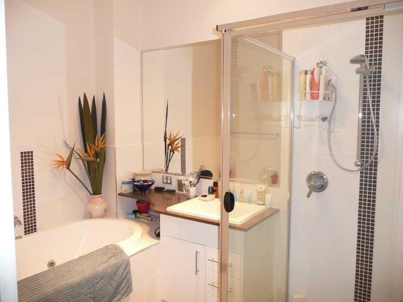 89 Ocean Parade, Burleigh Heads QLD 4220