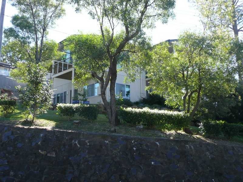 89 Ocean Parade, Burleigh Heads QLD 4220