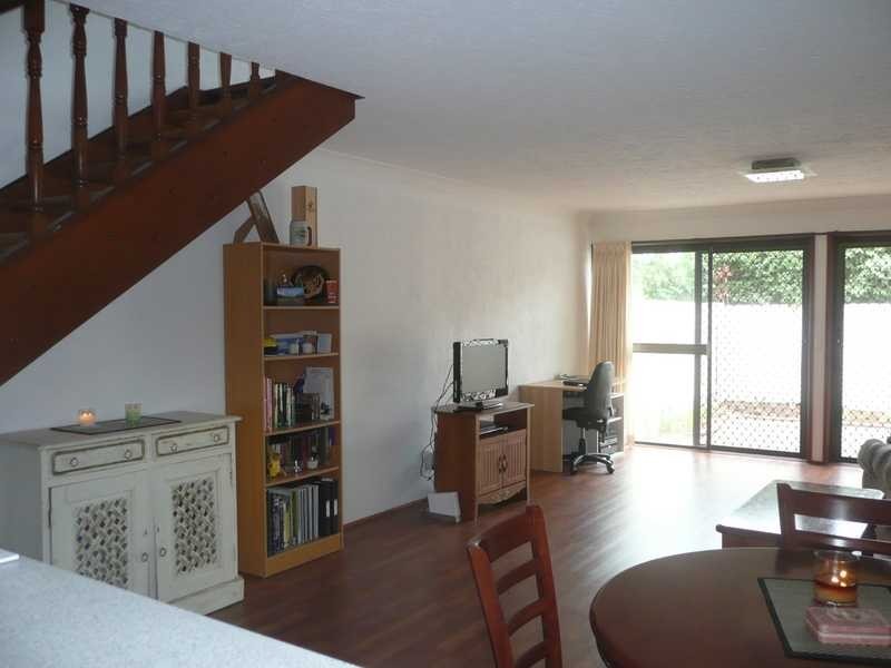 8/105 Christine Avenue, Burleigh Waters QLD 4220