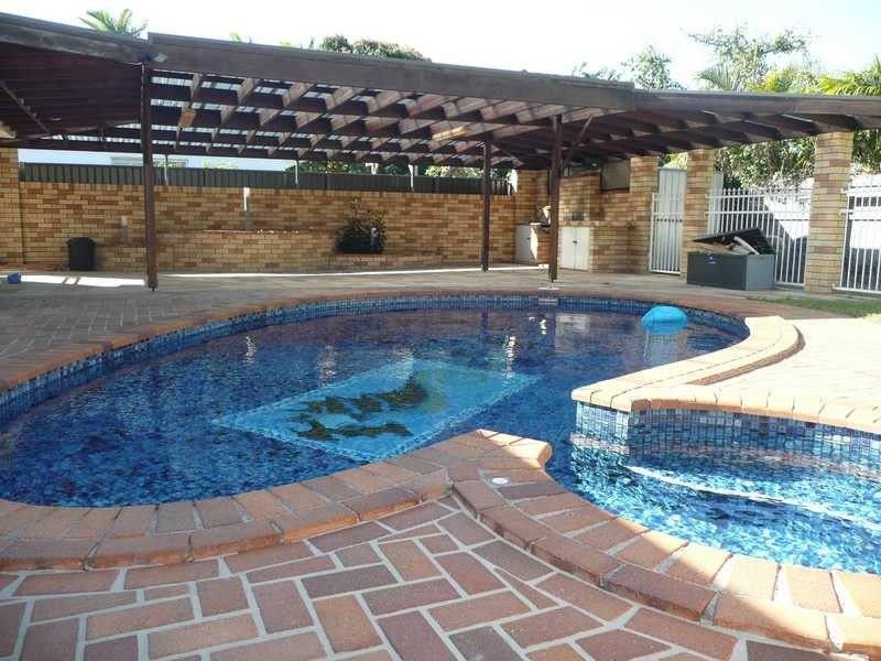 19 Aruma Avenue, Burleigh Waters QLD 4220