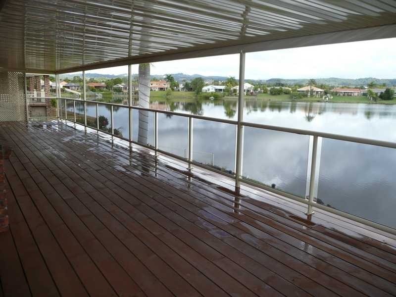 11 Silvabank Drive, Varsity Lakes QLD 4227