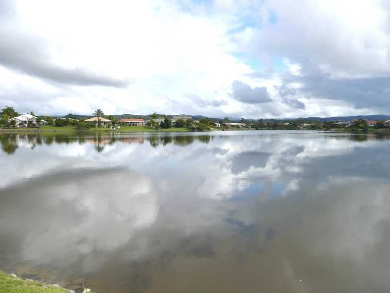 11 Silvabank Drive, Varsity Lakes QLD 4227