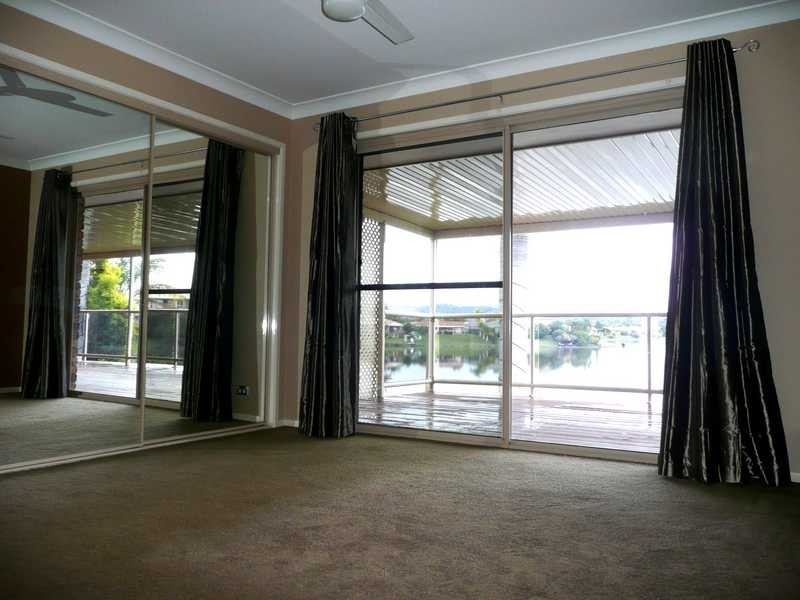 11 Silvabank Drive, Varsity Lakes QLD 4227