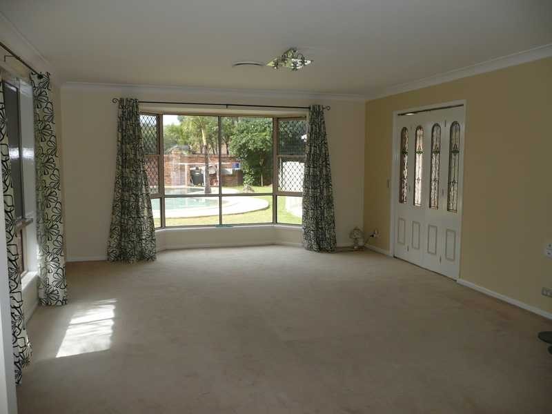 11 Silvabank Drive, Varsity Lakes QLD 4227