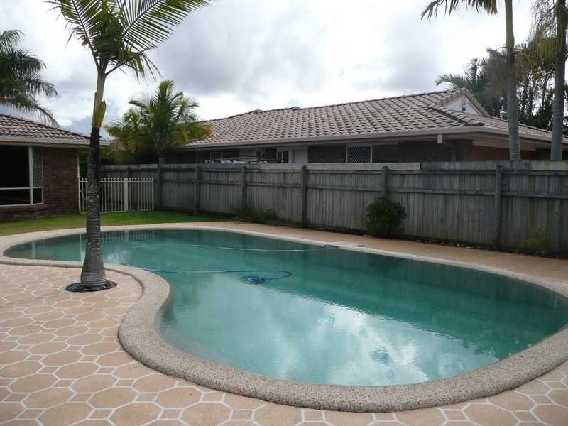 11 Silvabank Drive, Varsity Lakes QLD 4227