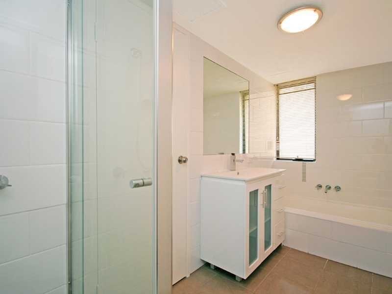 1/17 Thornton Street, Surfers Paradise QLD 4217