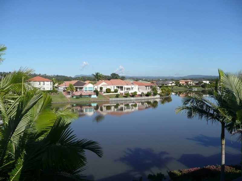 5/2 Beachcomber Court, Burleigh Waters QLD 4220