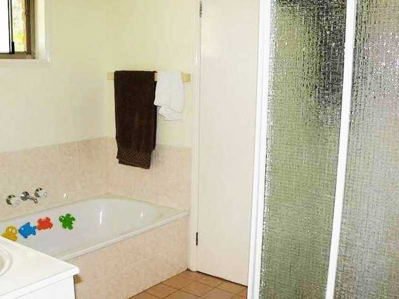 24 Southlake Drive, Varsity Lakes QLD 4227