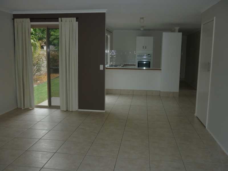 24 Southlake Drive, Varsity Lakes QLD 4227