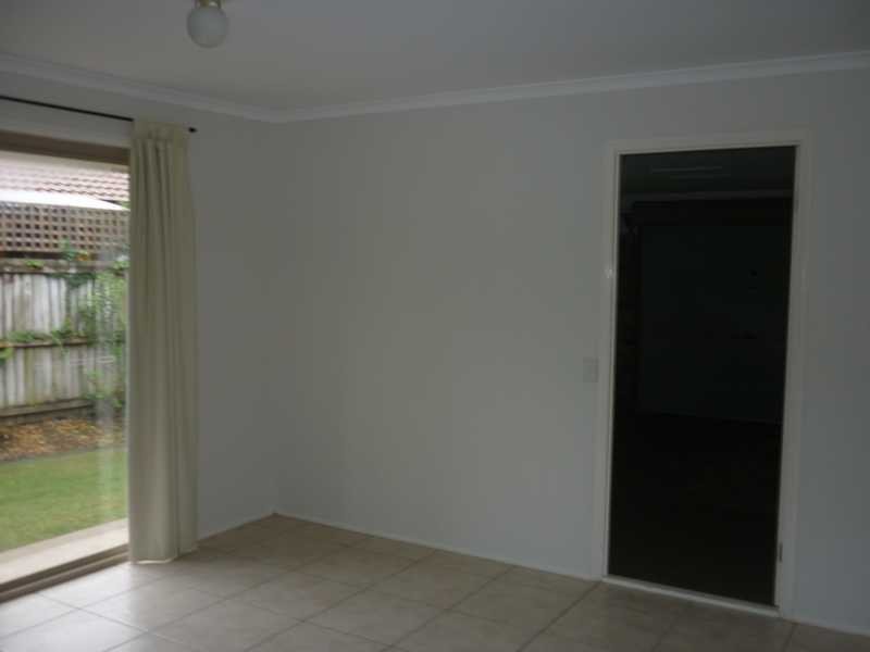 24 Southlake Drive, Varsity Lakes QLD 4227