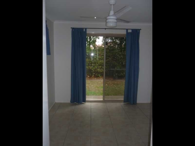 24 Southlake Drive, Varsity Lakes QLD 4227