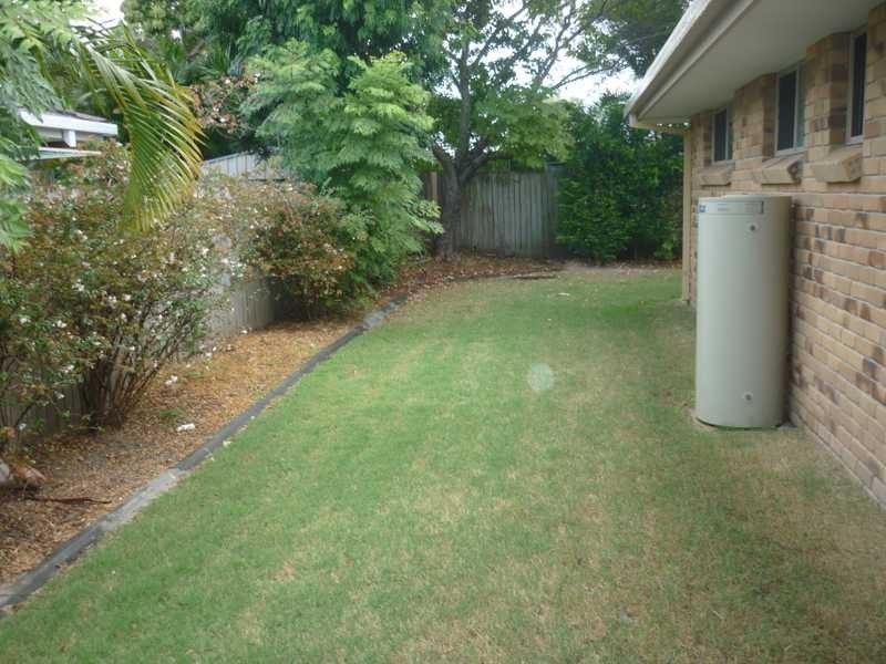 24 Southlake Drive, Varsity Lakes QLD 4227