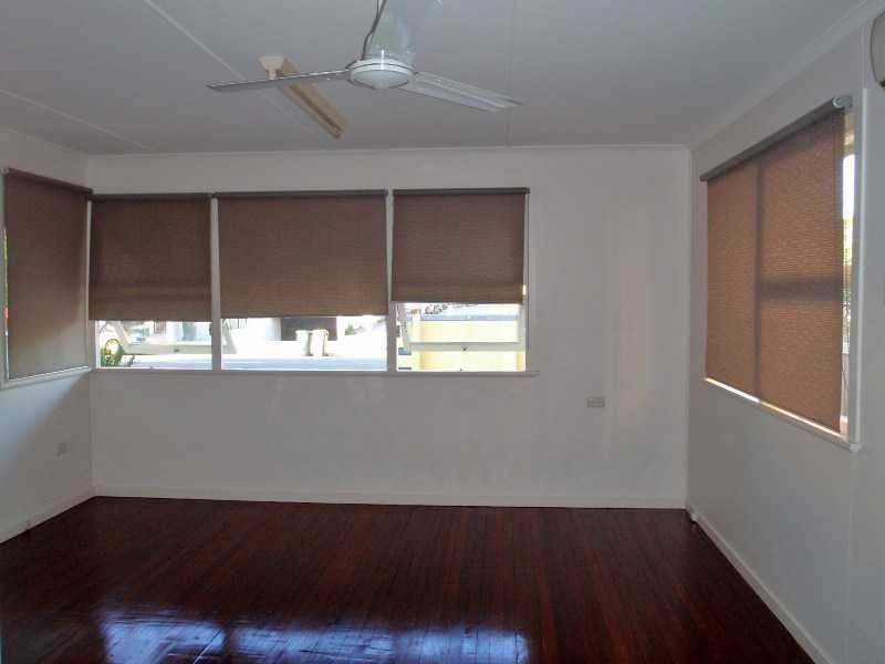 132 Sunshine Parade, Miami QLD 4220