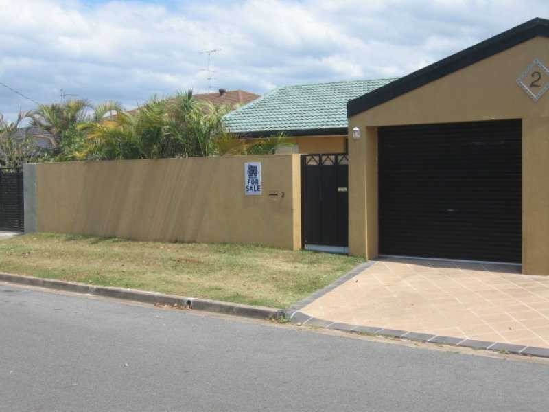 2/2 Adams Avenue, Miami QLD 4220