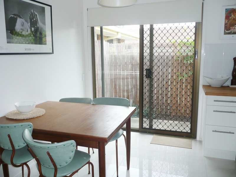 2/3 Hillstar Avenue, Burleigh Waters QLD 4220