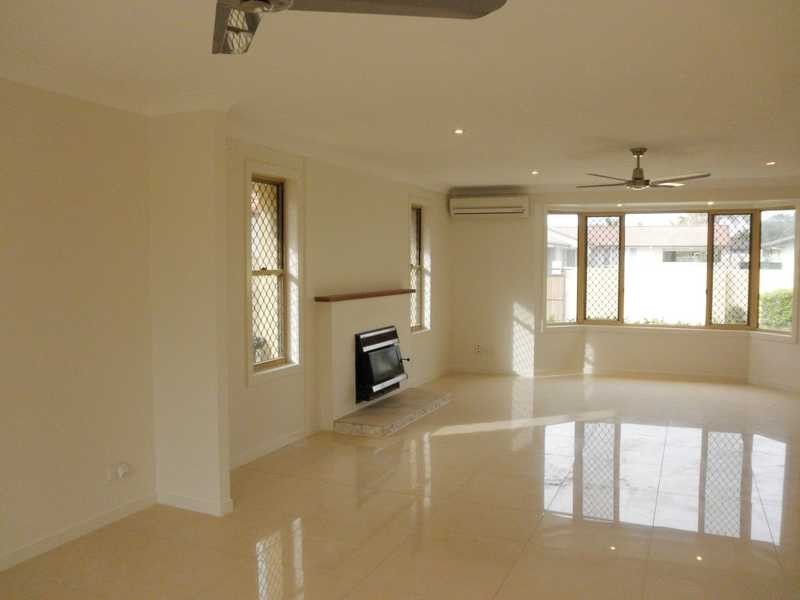 19 Tattler Way, Burleigh Waters QLD 4220