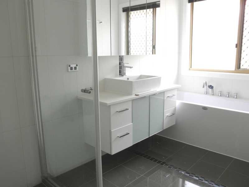 19 Tattler Way, Burleigh Waters QLD 4220