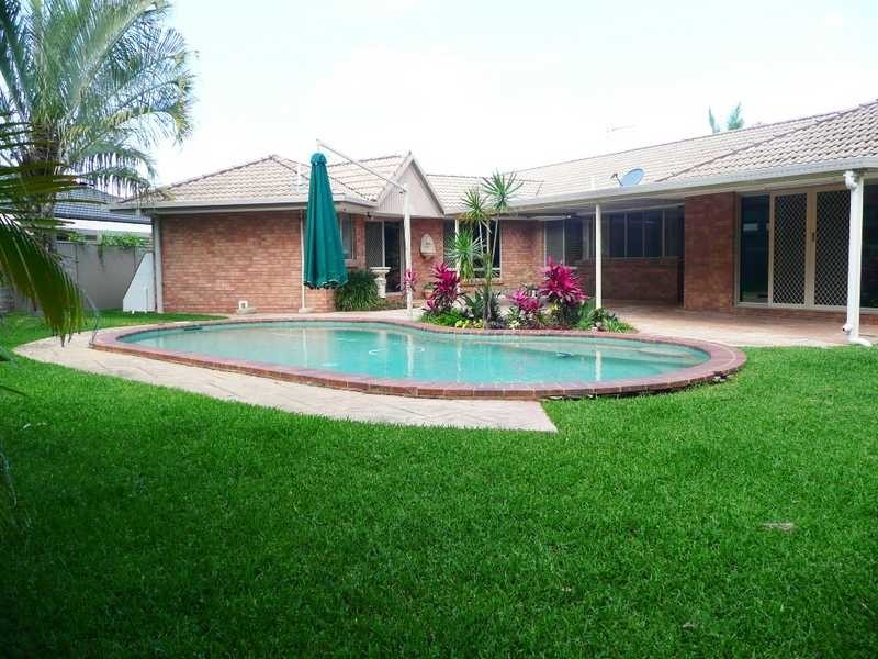 62 Kawana Court, Ashmore QLD 4214