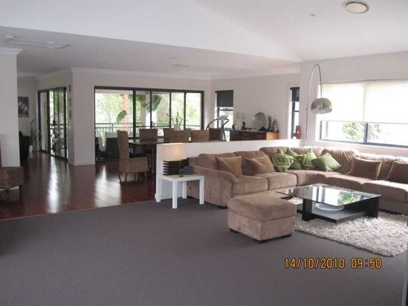 8 Northpoint Close, Robina QLD 4226