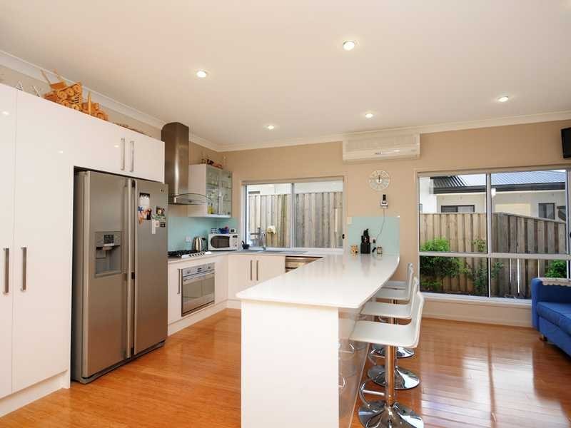 11 Frog Rock Crescent, Reedy Creek QLD 4227