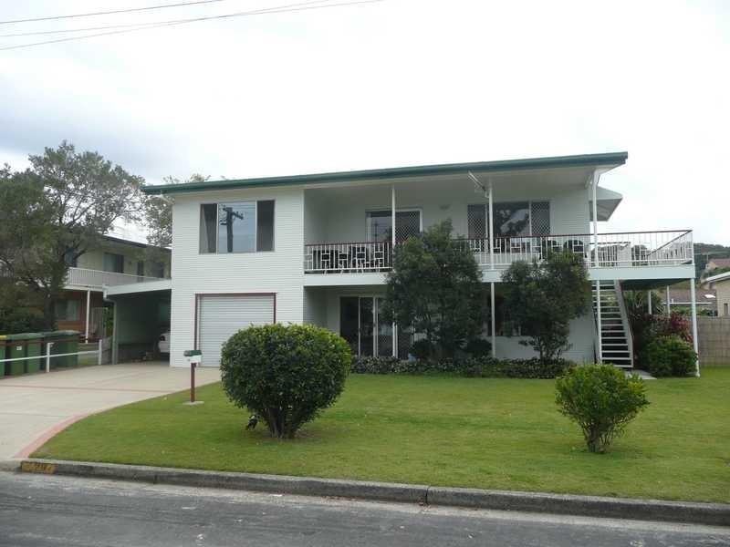 29 Awoonga Ave, Burleigh Heads QLD 4220