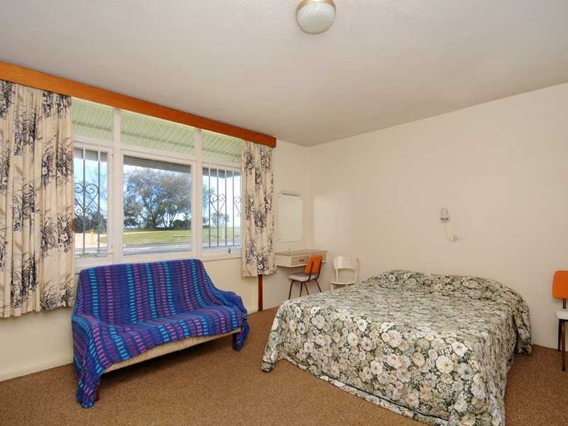 1/144 Marine Parade, Miami QLD 4220