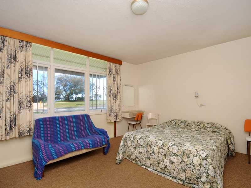 1/144 Marine Parade, Miami QLD 4220