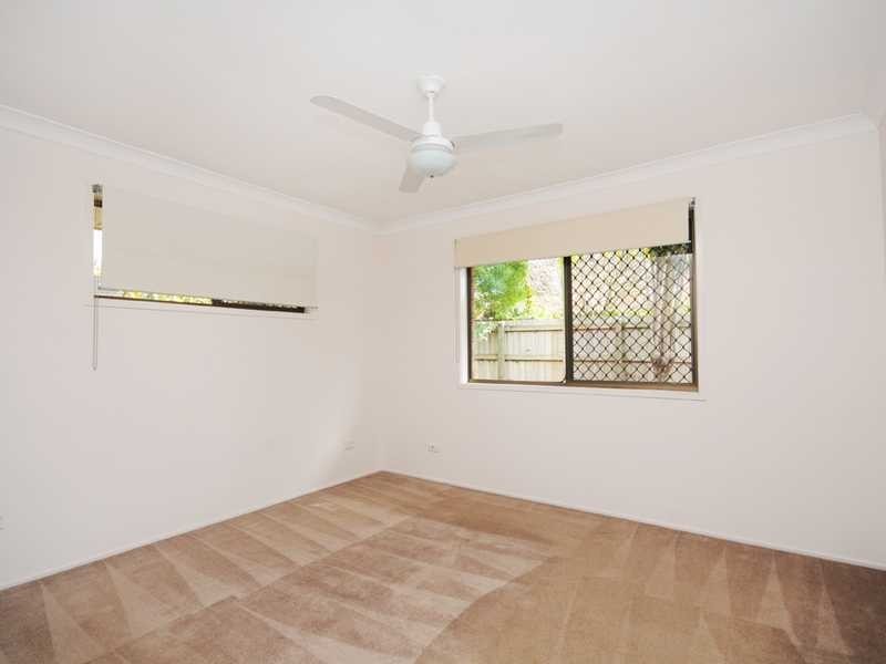 2/3 Hillstar Avenue, Burleigh Waters QLD 4220