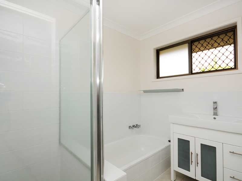 2/3 Hillstar Avenue, Burleigh Waters QLD 4220