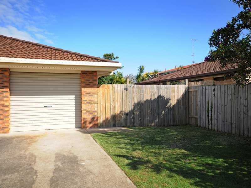 2/3 Hillstar Avenue, Burleigh Waters QLD 4220