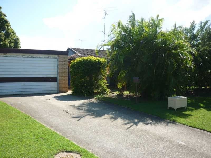 1 Matipo Place, Palm Beach QLD 4221