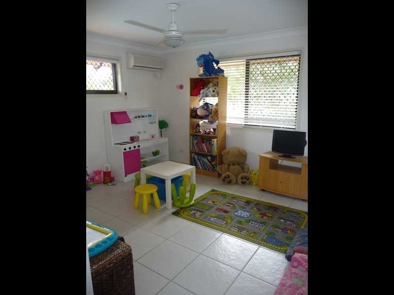 1 Matipo Place, Palm Beach QLD 4221