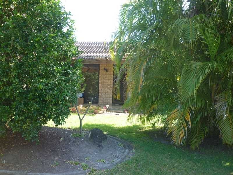 1 Matipo Place, Palm Beach QLD 4221