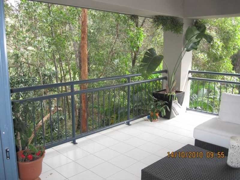 8 Northpoint Close, Robina QLD 4226
