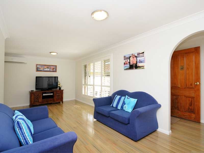 33 Lakeridge Drive, Varsity Lakes QLD 4227