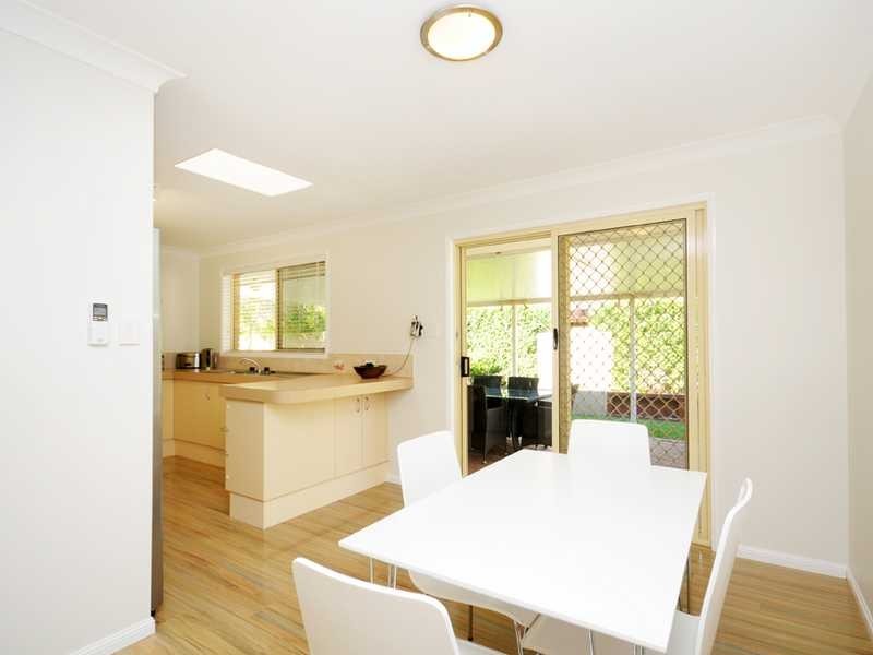 33 Lakeridge Drive, Varsity Lakes QLD 4227