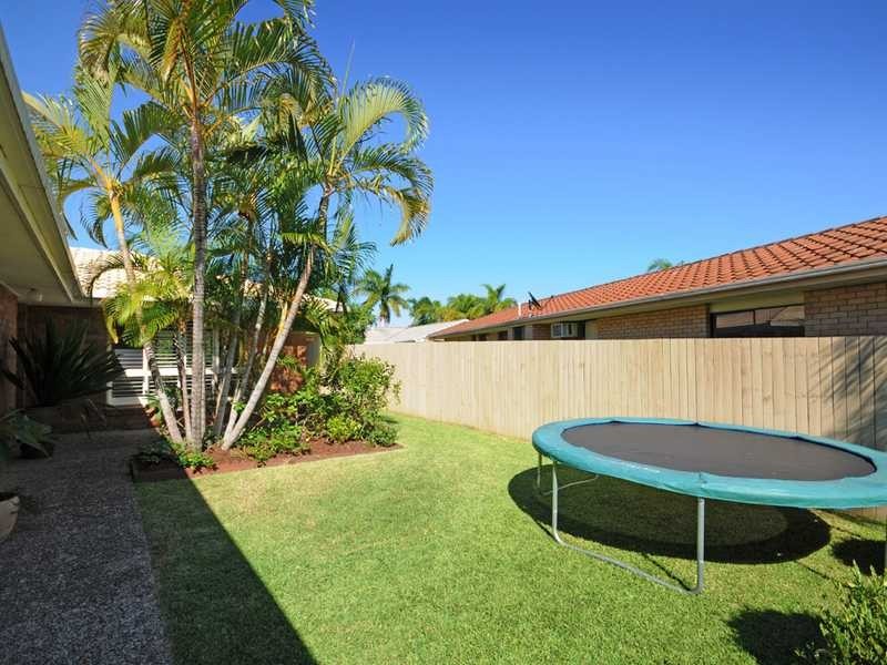 33 Lakeridge Drive, Varsity Lakes QLD 4227