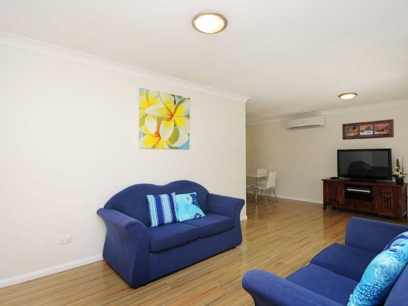 33 Lakeridge Drive, Varsity Lakes QLD 4227