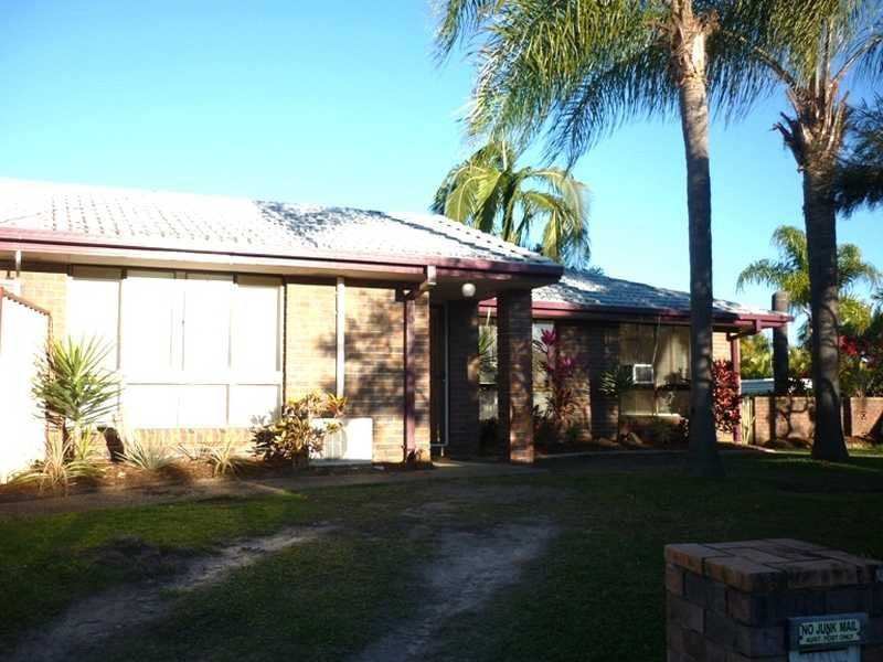 1A Twin Oaks Place, Varsity Lakes QLD 4227