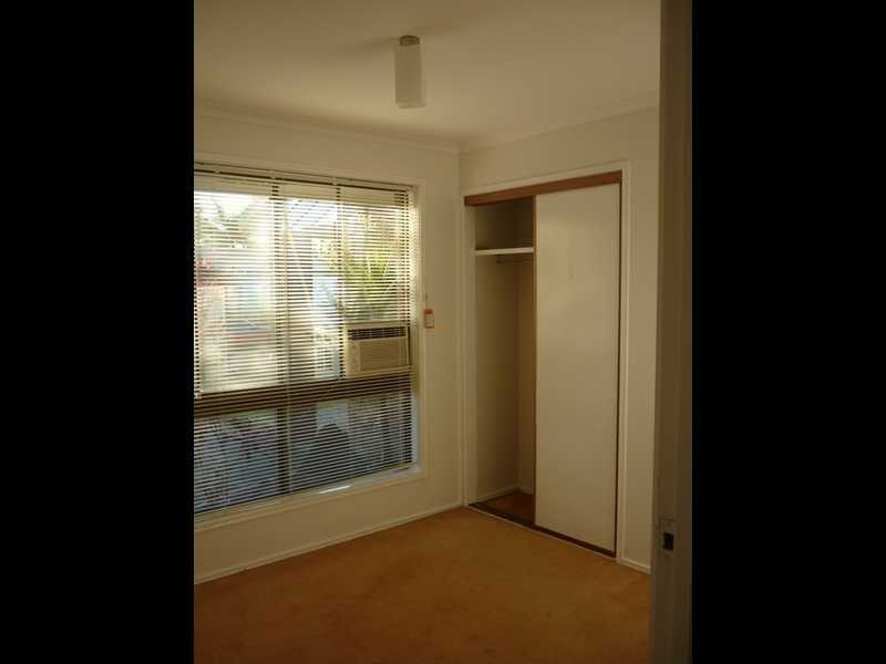 1A Twin Oaks Place, Varsity Lakes QLD 4227