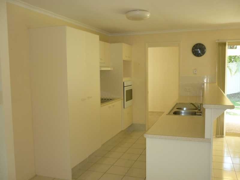 29 Whipbird Ct, Burleigh Waters QLD 4220